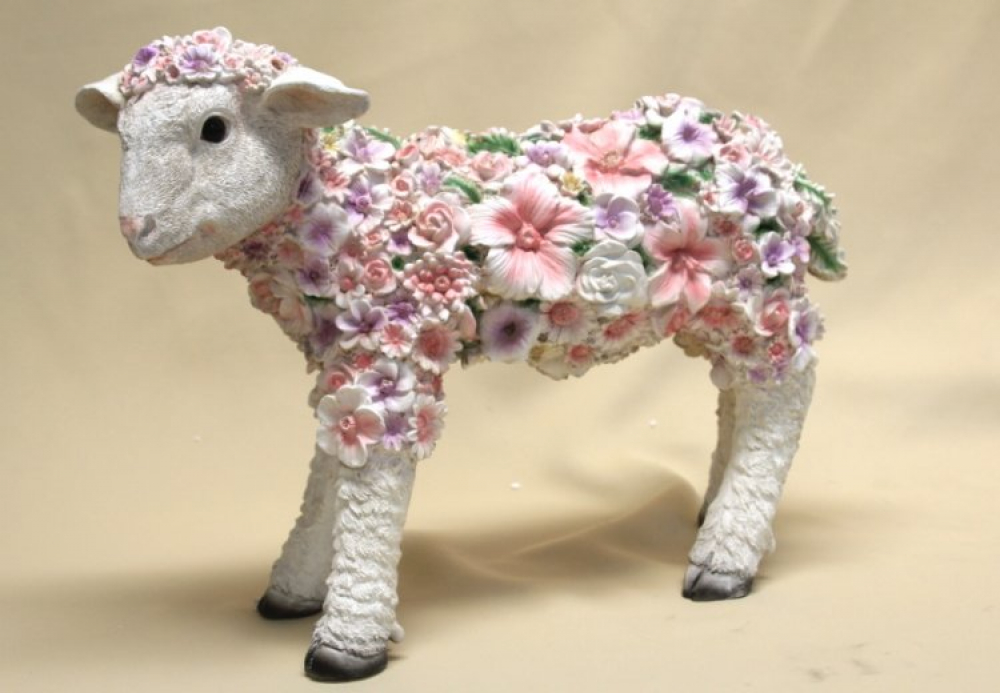 Blumen-Schaf stehend